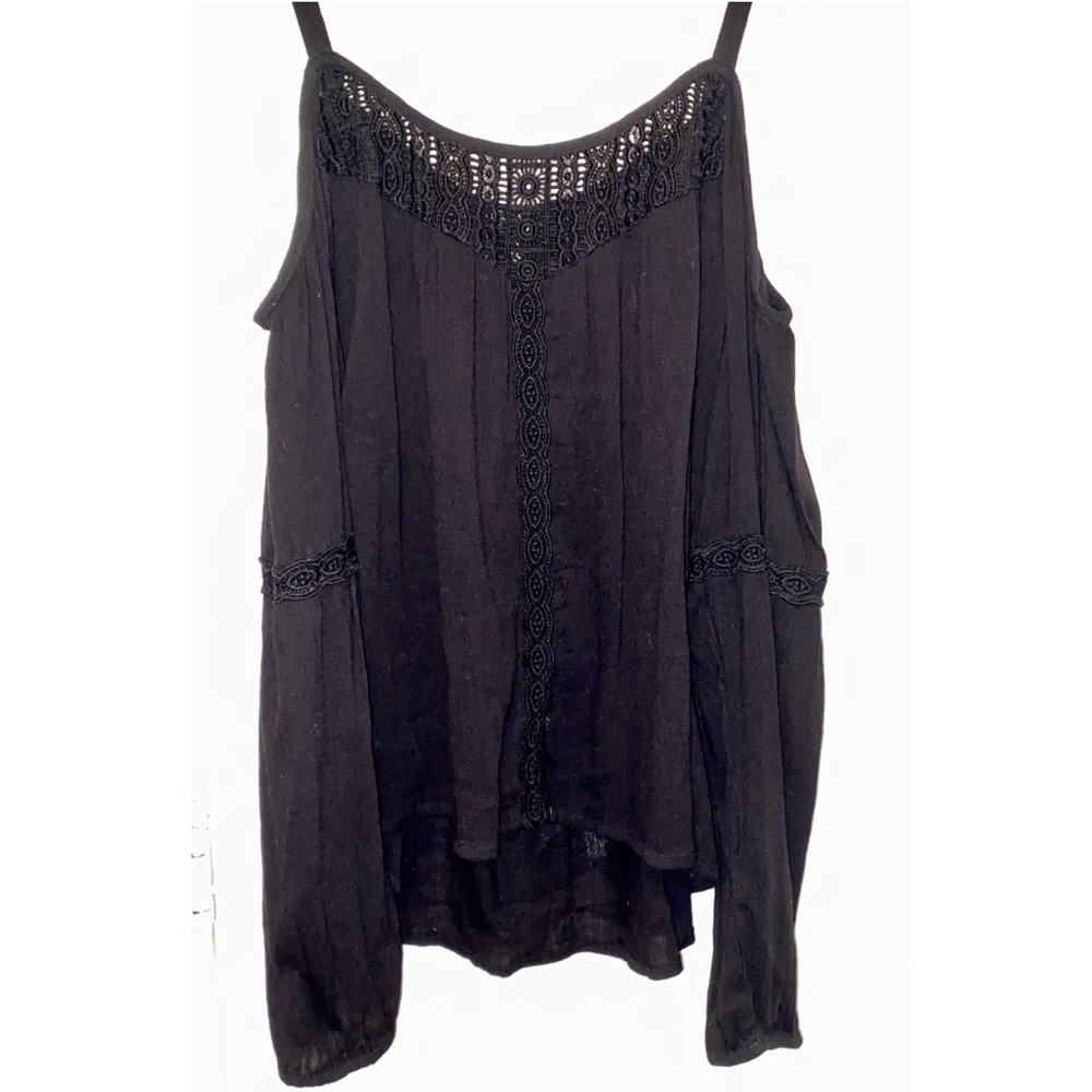 Long sleeve cold shoulder shirt